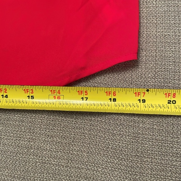 NWT FOREVER 21 Red Sleeveless Top with Curved Hem Lines Small - Picture 7 of 13